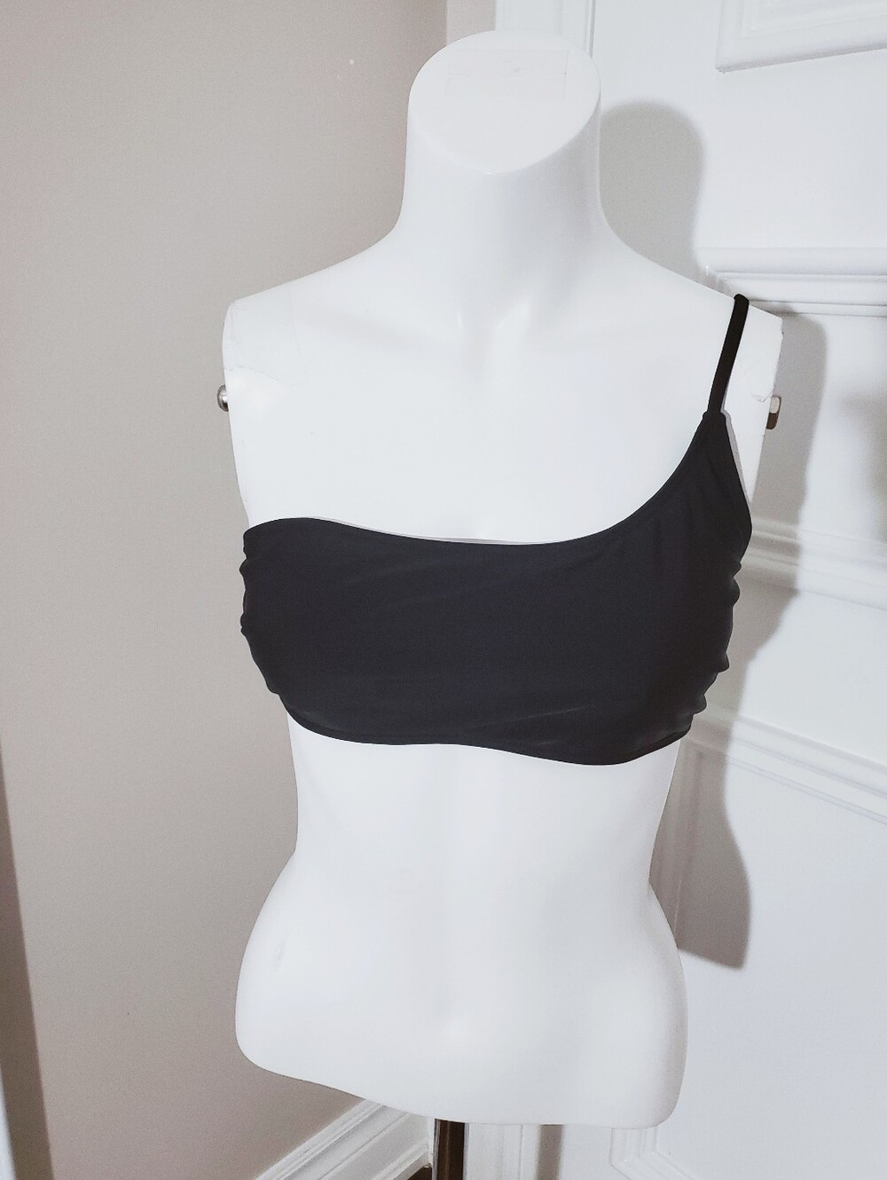 Black One-Shoulder Swim Bikini Top